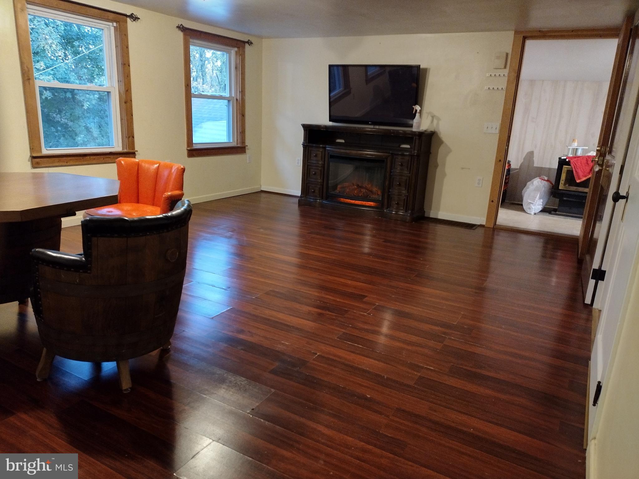 31 Berkley Park Road Reading, PA 19605 - Photo 7 of 29 Living Room