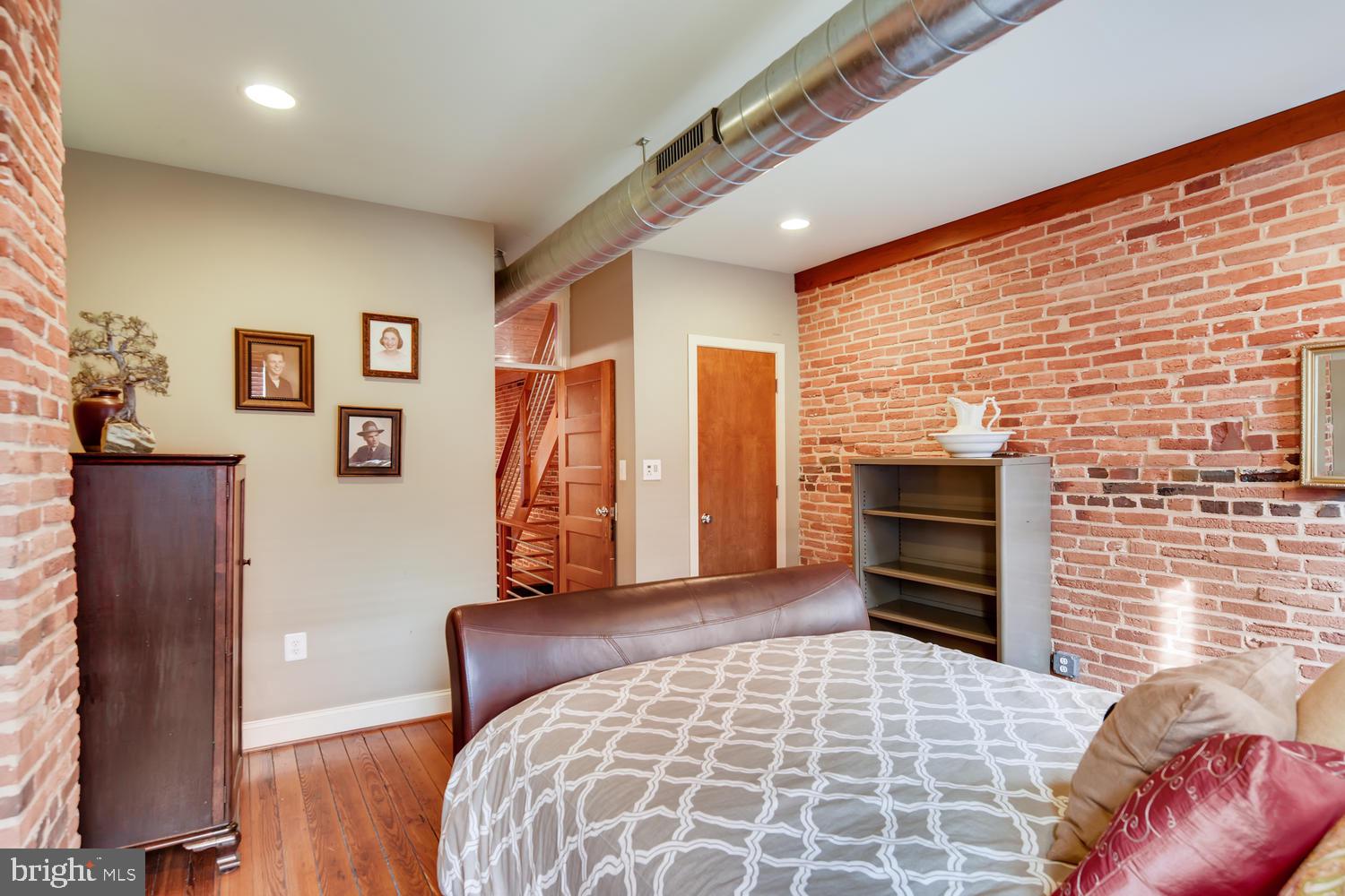 1272 Riverside Avenue Baltimore, MD 21230 - Photo 14 of 36