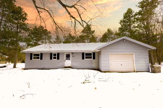 $190,900 | 960 East E, Nekoosa, WI 54457