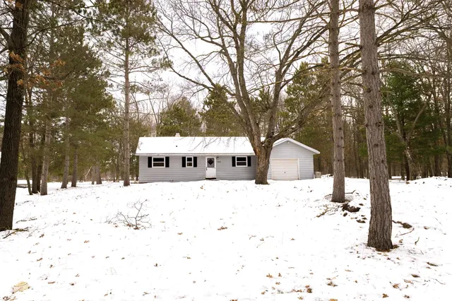 $190,900 | 960 East E, Nekoosa, WI 54457