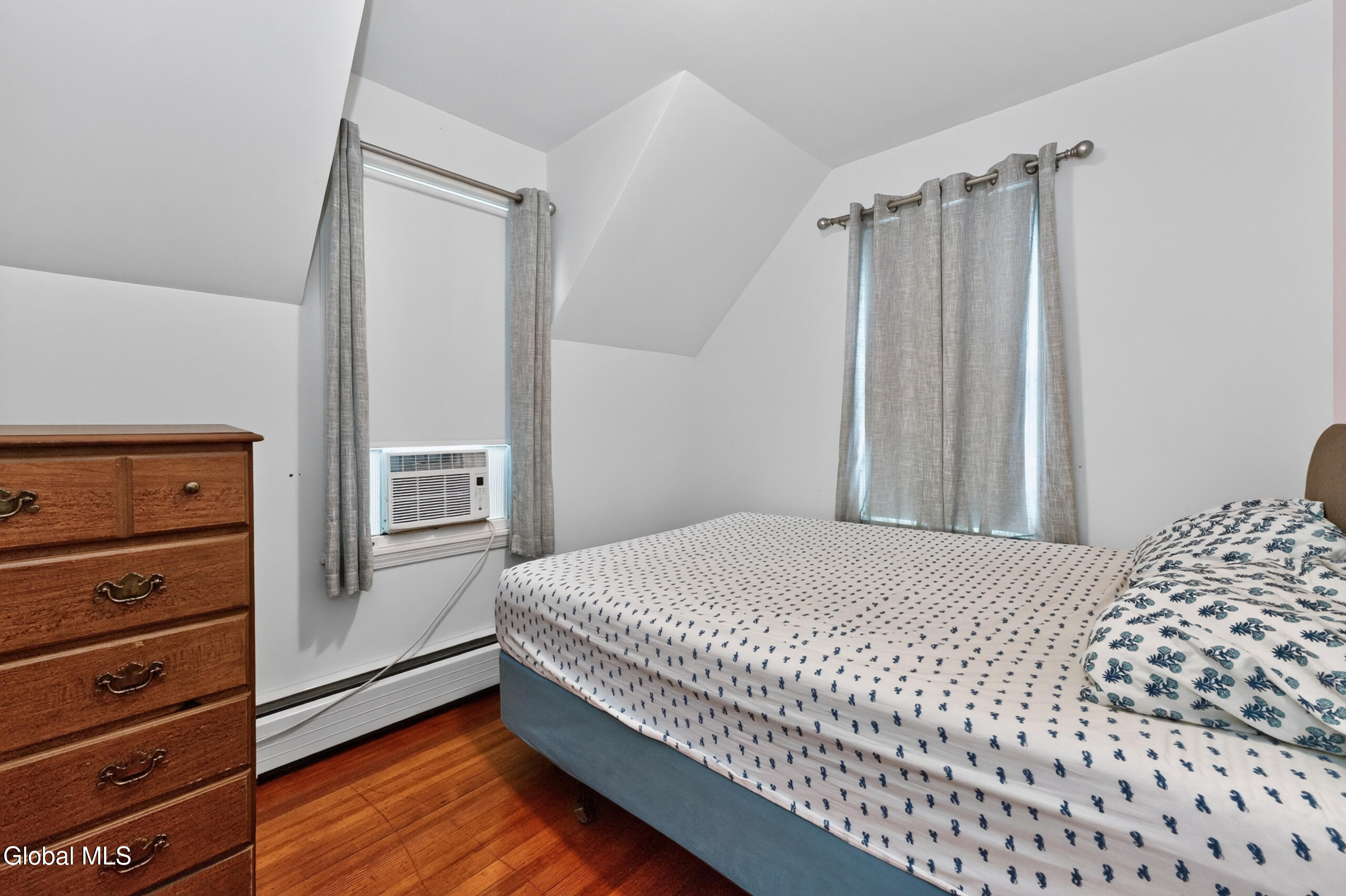 806 Curry Road Rotterdam, NY 12306 - Photo 26 of 39 6 Bedroom 1
