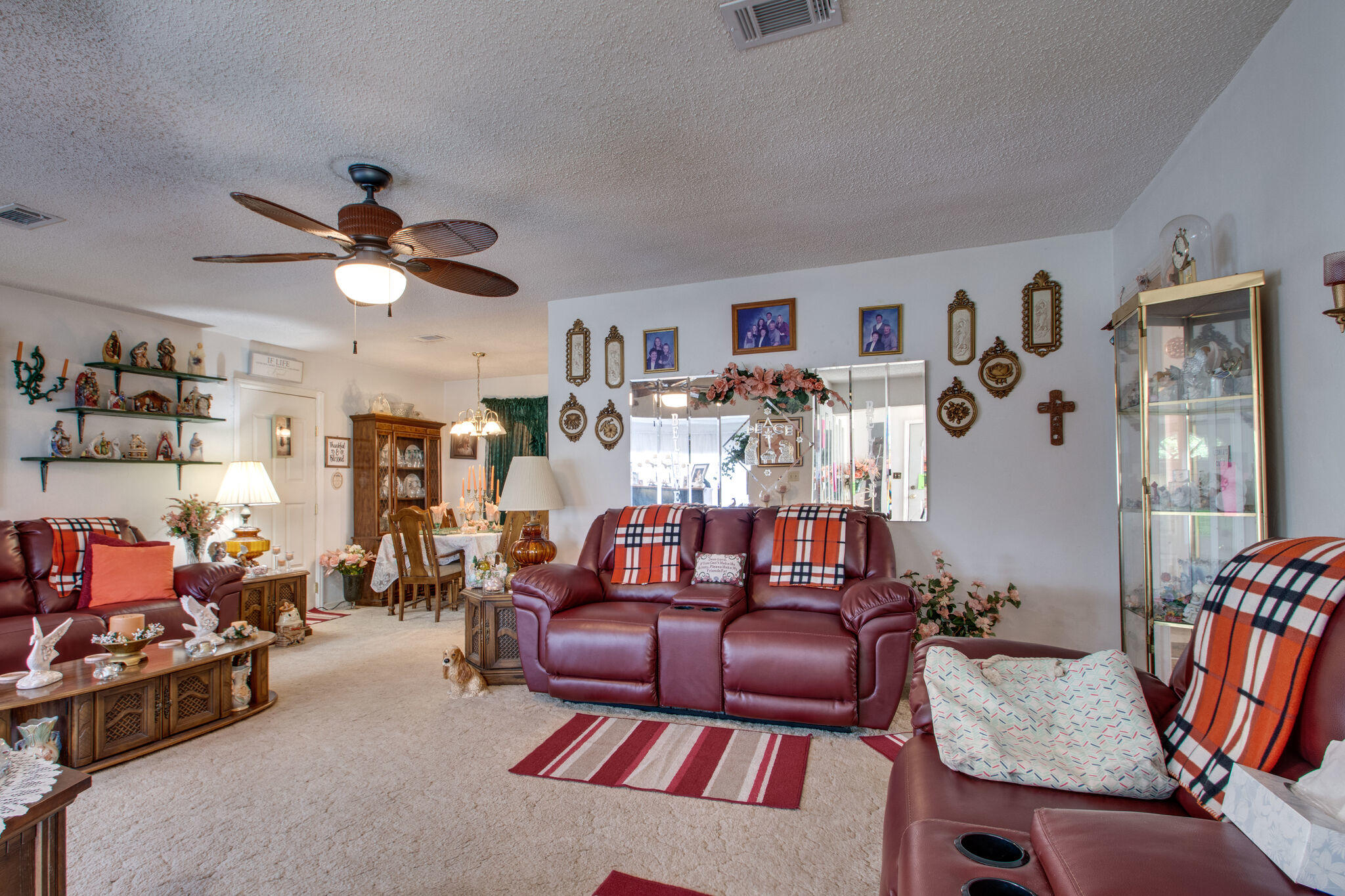 333 Edge Avenue Valparaiso, FL 32580 - Photo 8 of 37 a living room with furniture