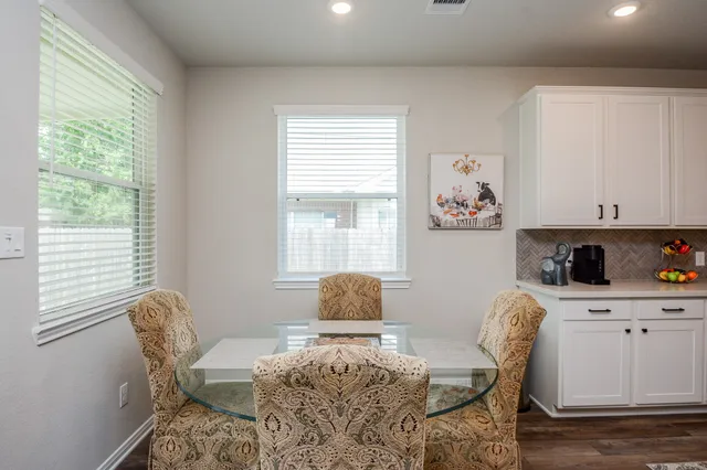 $325,500 | 1302 Oregon Street, La Porte, TX 77571