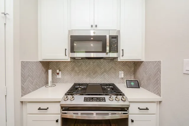 $325,500 | 1302 Oregon Street, La Porte, TX 77571