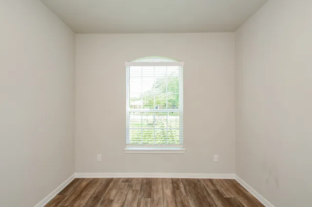 $325,500 | 1302 Oregon Street, La Porte, TX 77571