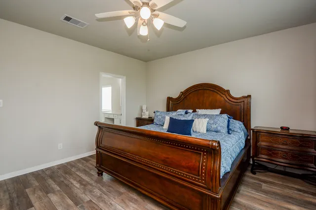 $325,500 | 1302 Oregon Street, La Porte, TX 77571