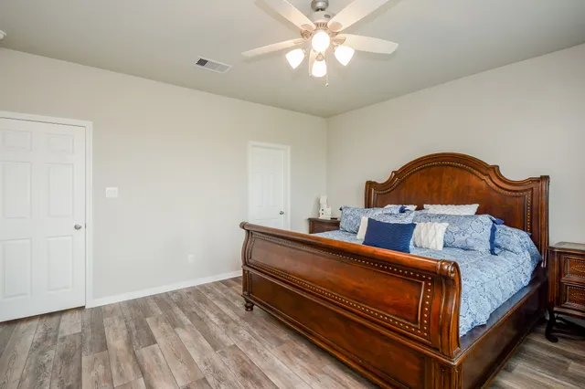 $325,500 | 1302 Oregon Street, La Porte, TX 77571