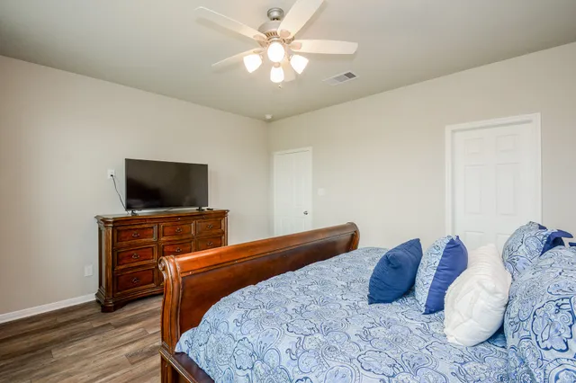 $325,500 | 1302 Oregon Street, La Porte, TX 77571