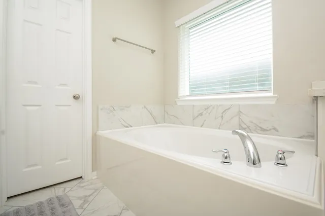 $325,500 | 1302 Oregon Street, La Porte, TX 77571