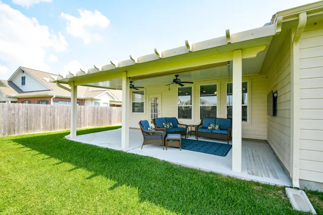 $325,500 | 1302 Oregon Street, La Porte, TX 77571