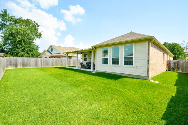 $325,500 | 1302 Oregon Street, La Porte, TX 77571