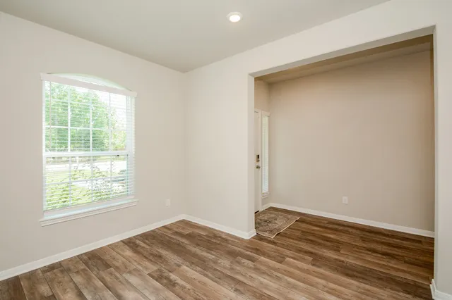 $325,500 | 1302 Oregon Street, La Porte, TX 77571