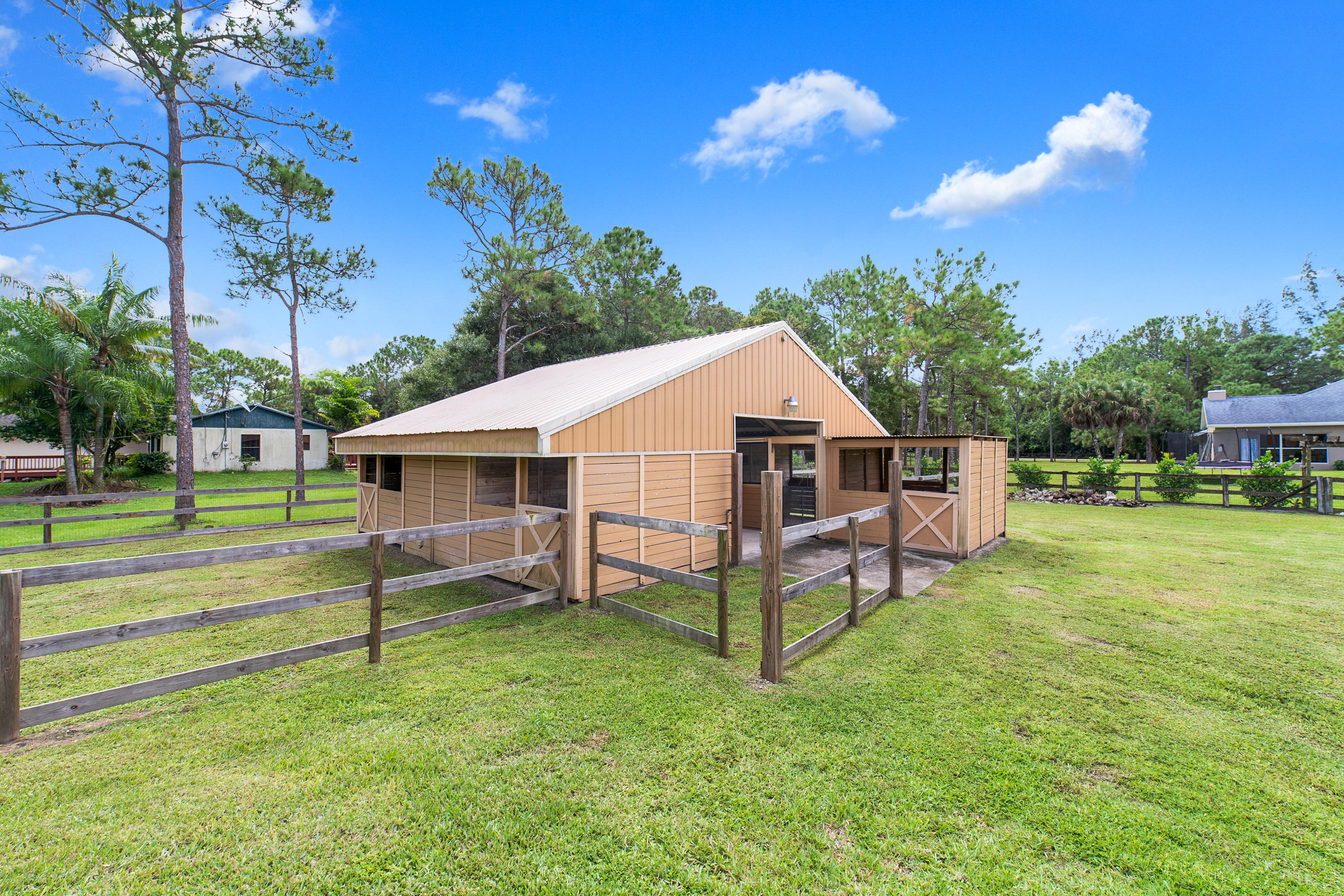 17410 41st Road North Loxahatchee, FL 33470 - Photo 29 of 38 6-stall barn