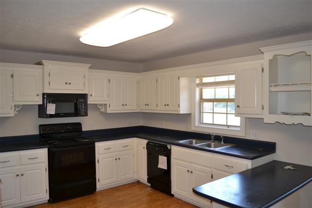 222 Strawberry Ridge Manchester, TN 37355 - Photo 2 of 13