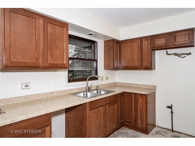 2858 Walnut Road Homewood, IL 60430 - Photo 8 of 22