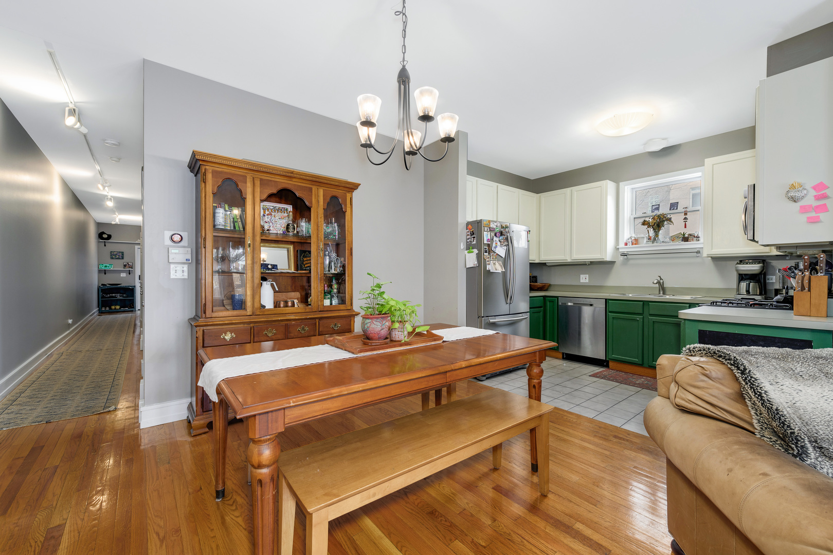 1359 West Fillmore Street, Unit A Chicago, IL 60607 - Photo 6 of 19 a room with dining table and chairs