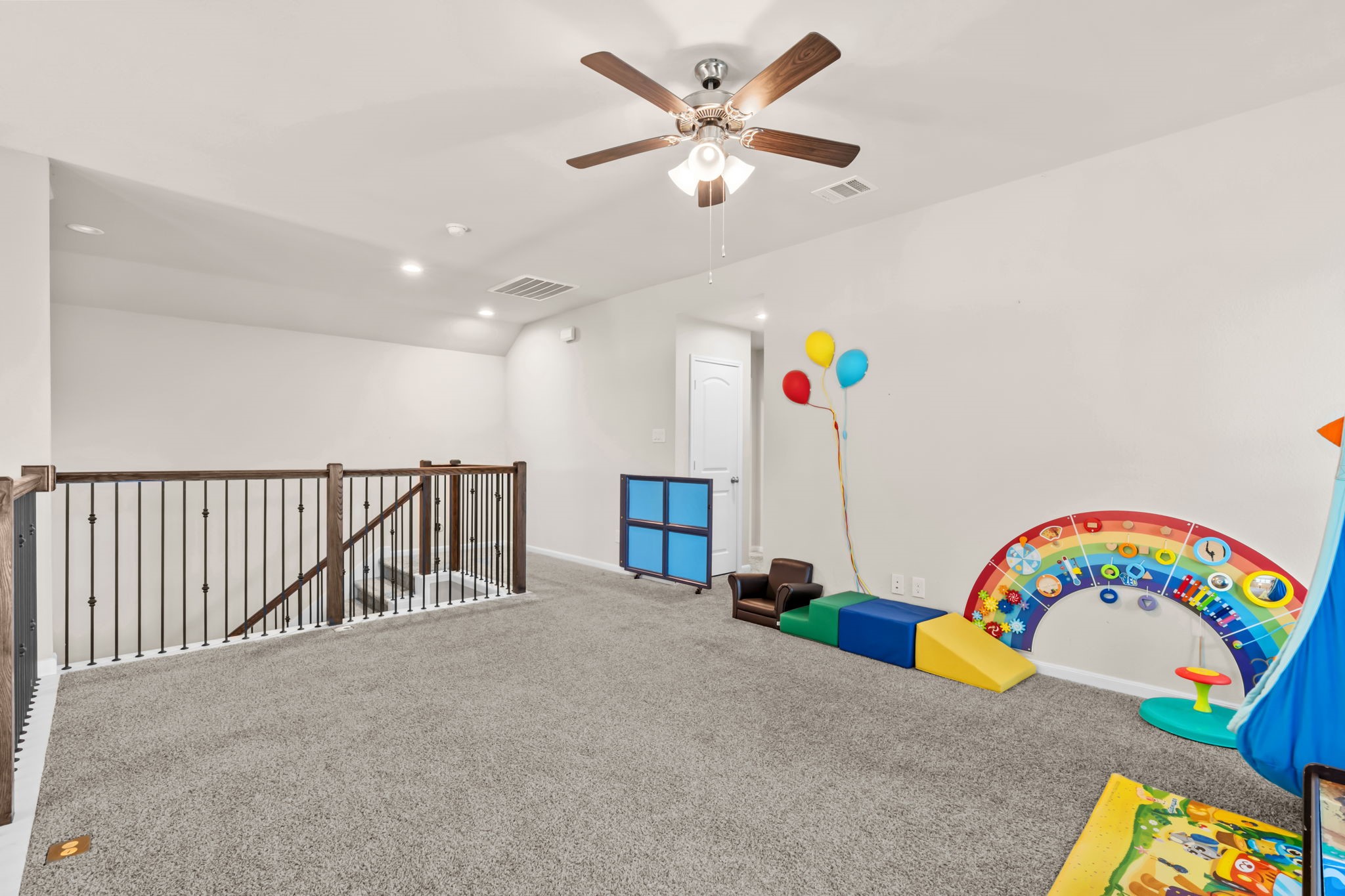 14388 Zion Gate Crossing Conroe, TX 77384 - Photo 22 of 33 a very nice looking room with a bed