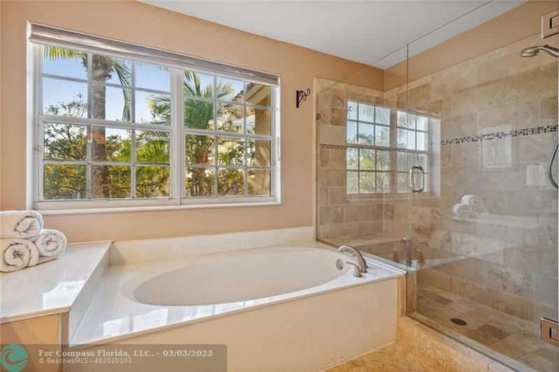 4290 Diamond Drive Weston, FL 33331 - Photo 13 of 26 a bath tub sitting next to a window