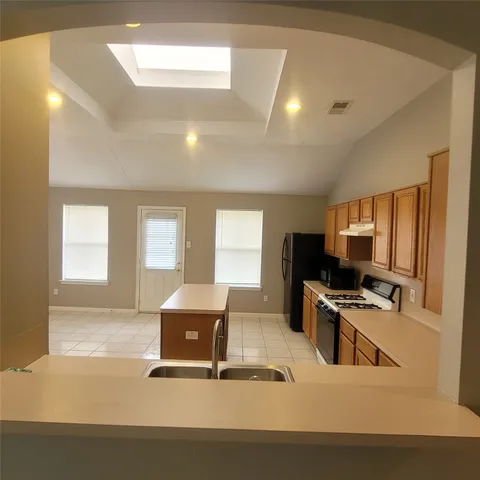 $1,950 | 1411 Hunter Ridge Court, Fresno, TX 77545