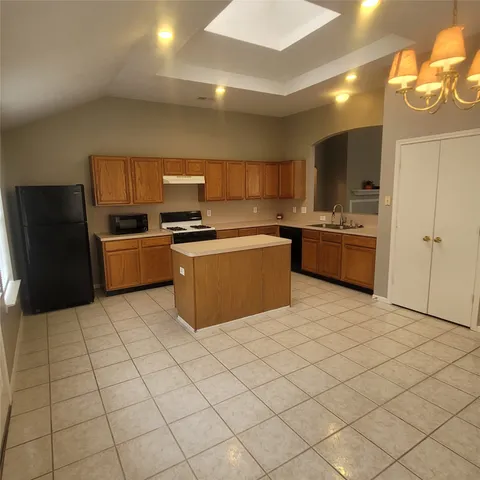 $1,950 | 1411 Hunter Ridge Court, Fresno, TX 77545