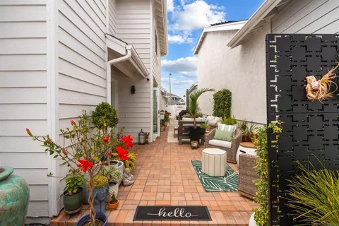 $1,475,000 | 836 Windcrest Drive, Carlsbad, CA 92011