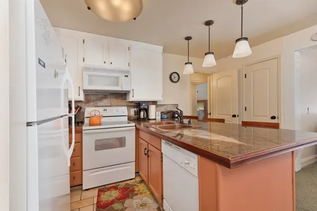 $769,000 | 895 Canyon Boulevard, Unit 78, Mammoth Lakes, CA 93546