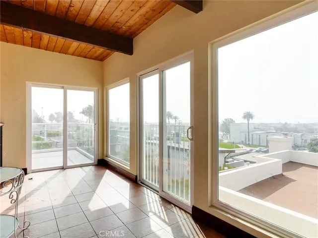 $10,995 | 834 15th Street, Hermosa Beach, CA 90254