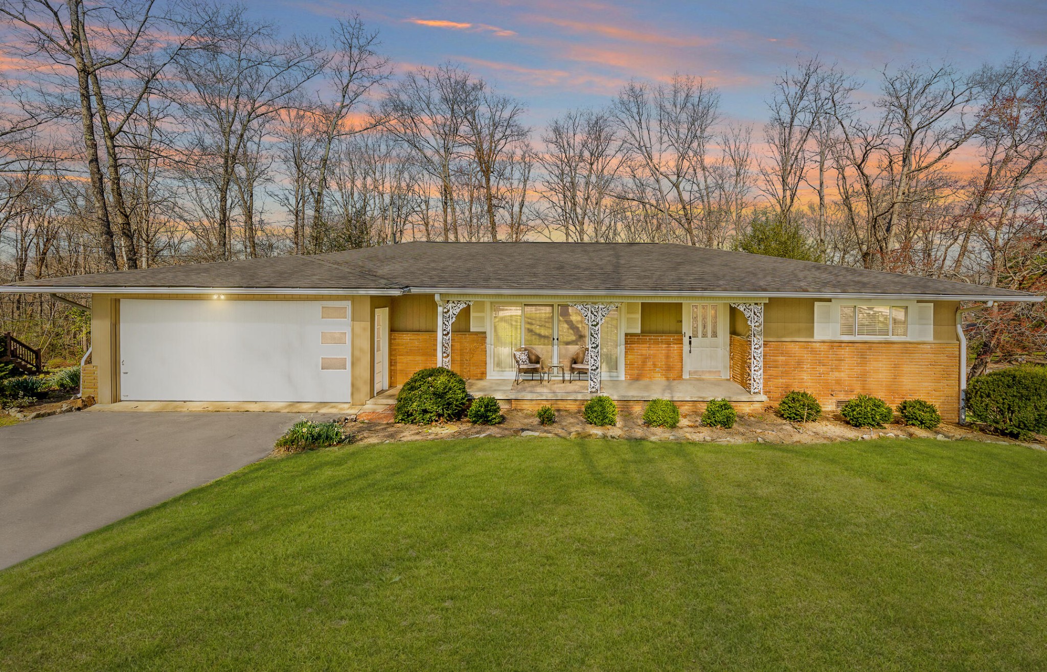 1116 Crown Point Road West Signal Mountain, TN 37377 - Photo 2 of 41 Gallery Image 2