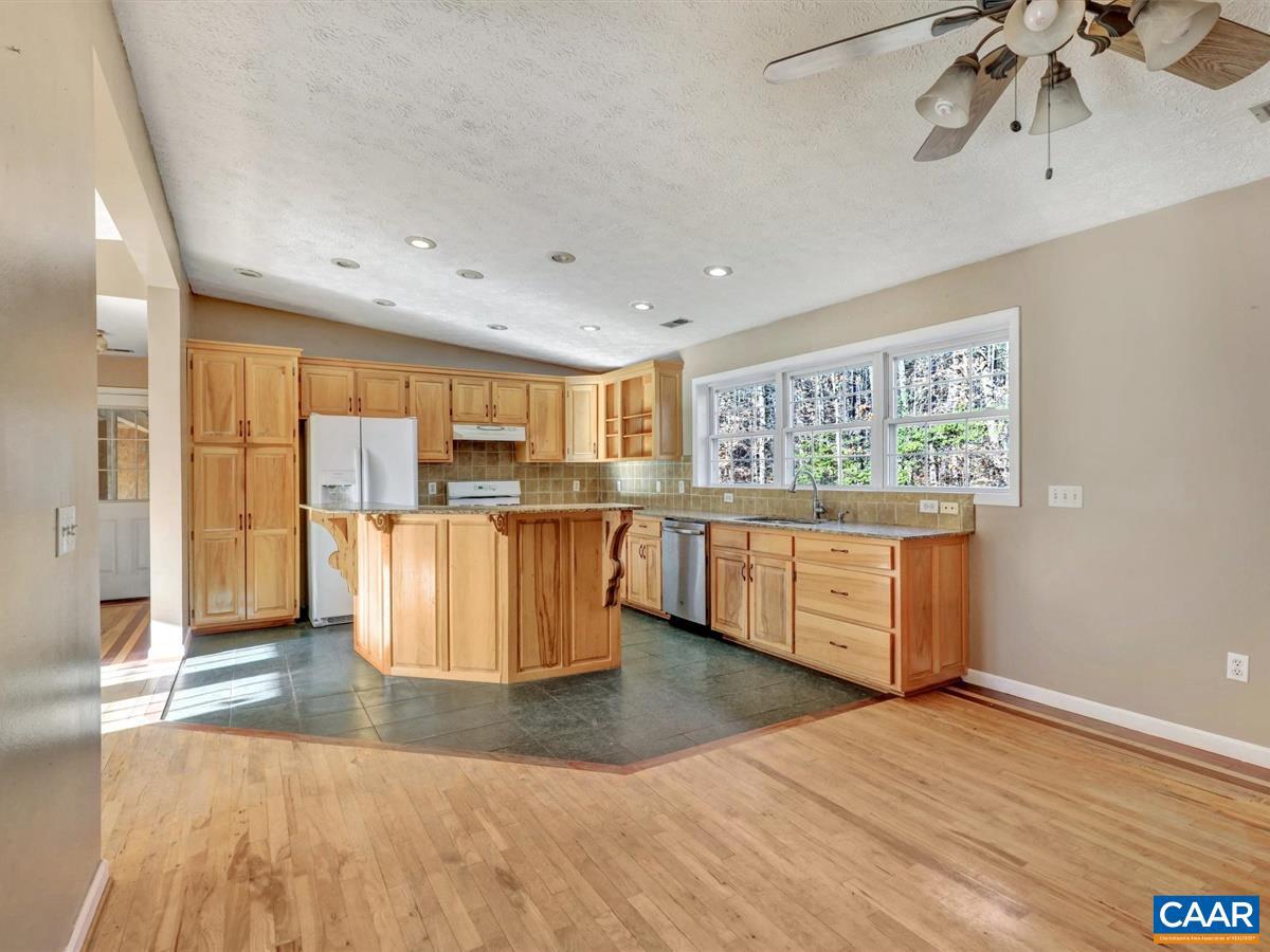 3775 County Line Road Kents Store, VA 23084 - Photo 7 of 48
