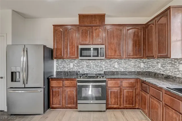 $2,300 | 6935 Galeria Posada Avenue, Las Vegas, NV 89179