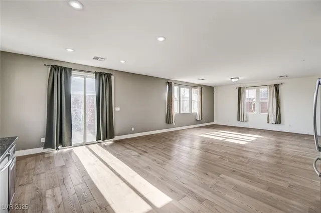 $2,300 | 6935 Galeria Posada Avenue, Las Vegas, NV 89179