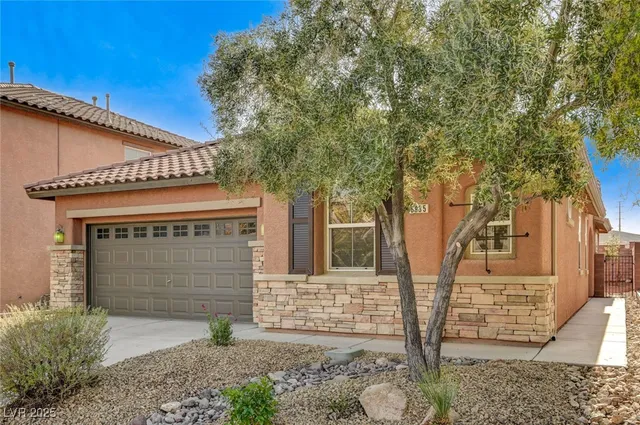 $2,300 | 6935 Galeria Posada Avenue, Las Vegas, NV 89179