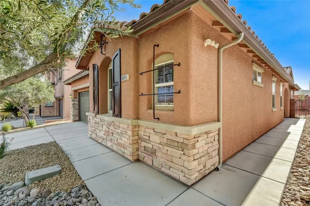 $2,300 | 6935 Galeria Posada Avenue, Las Vegas, NV 89179