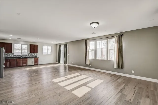 $2,300 | 6935 Galeria Posada Avenue, Las Vegas, NV 89179