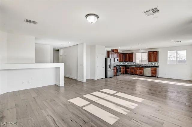 $2,300 | 6935 Galeria Posada Avenue, Las Vegas, NV 89179