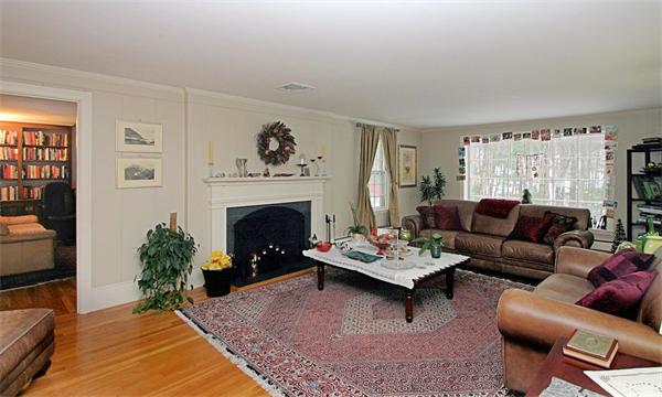 5 Colonial Way Weston, MA 02493 - Photo 3 of 21 Gallery Image 3