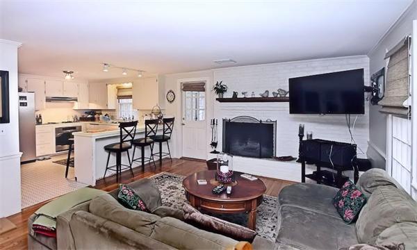 5 Colonial Way Weston, MA 02493 - Photo 5 of 21 Gallery Image 5