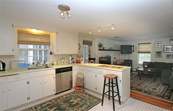 5 Colonial Way Weston, MA 02493 - Photo 8 of 21 Gallery Image 8