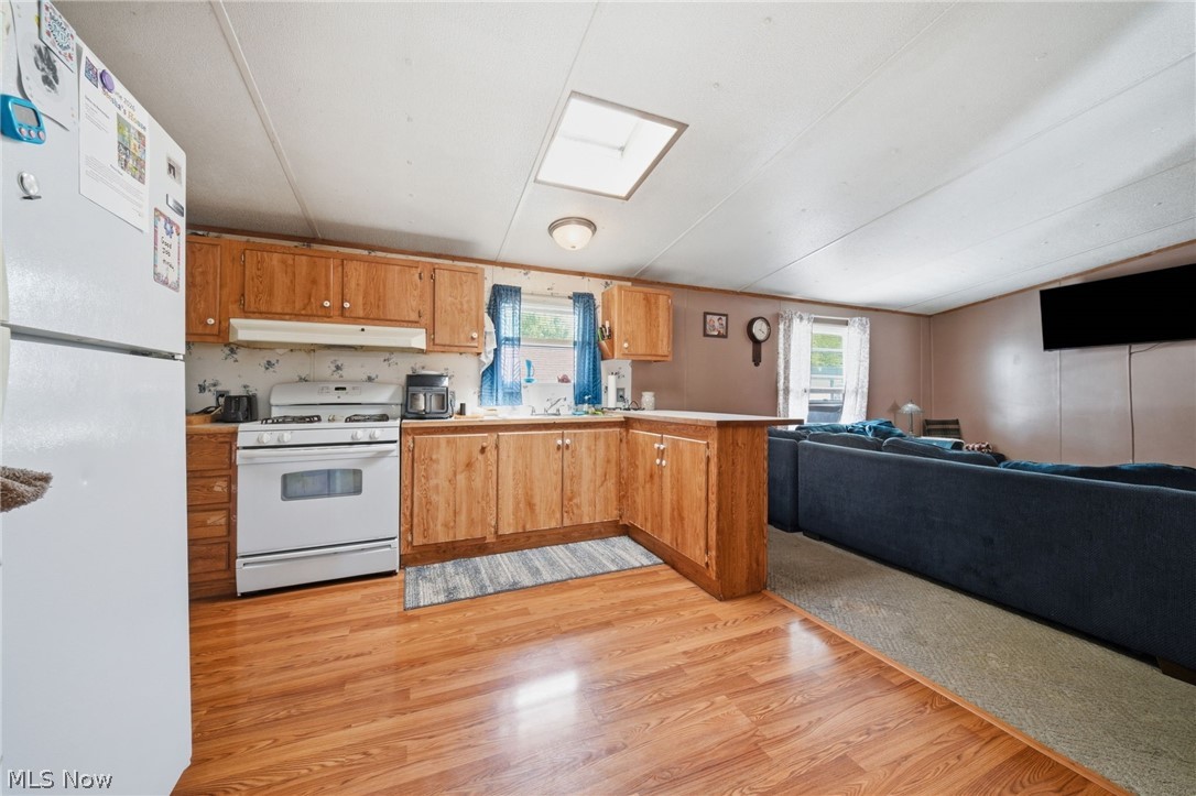 4534 Lake Road East, Unit 23 Geneva, OH 44041 - Photo 8 of 34