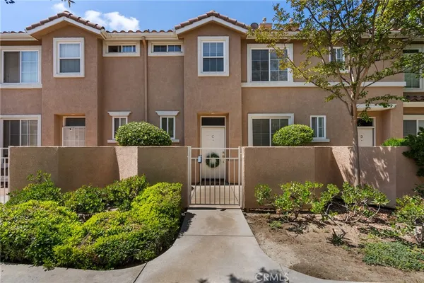 $599,500 | 25554 Schubert Circle, Unit C, Stevenson Ranch, CA 91381