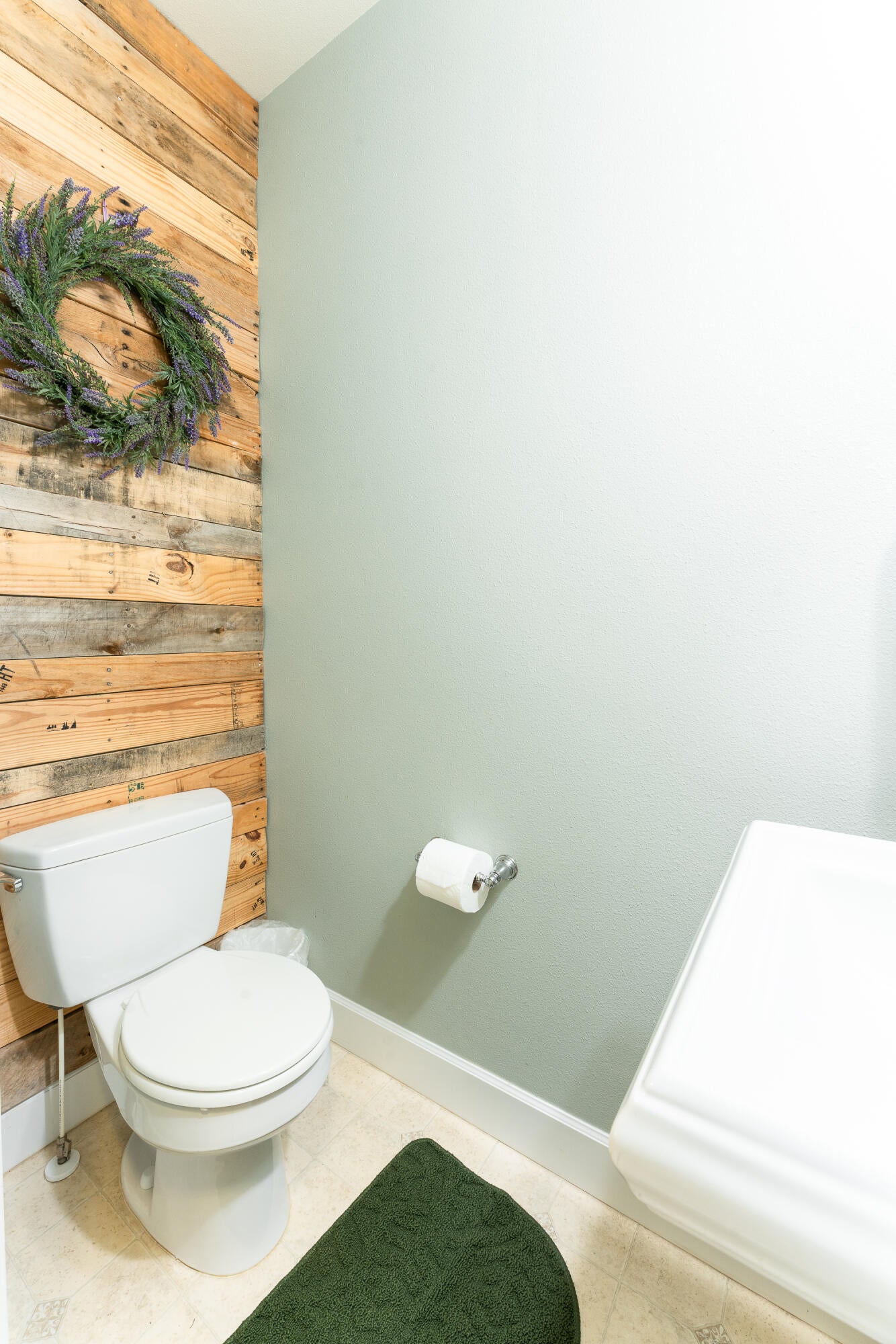 21314 Pecoraro Loop Bend, OR 97701 - Photo 25 of 54 Powder bath on the main level