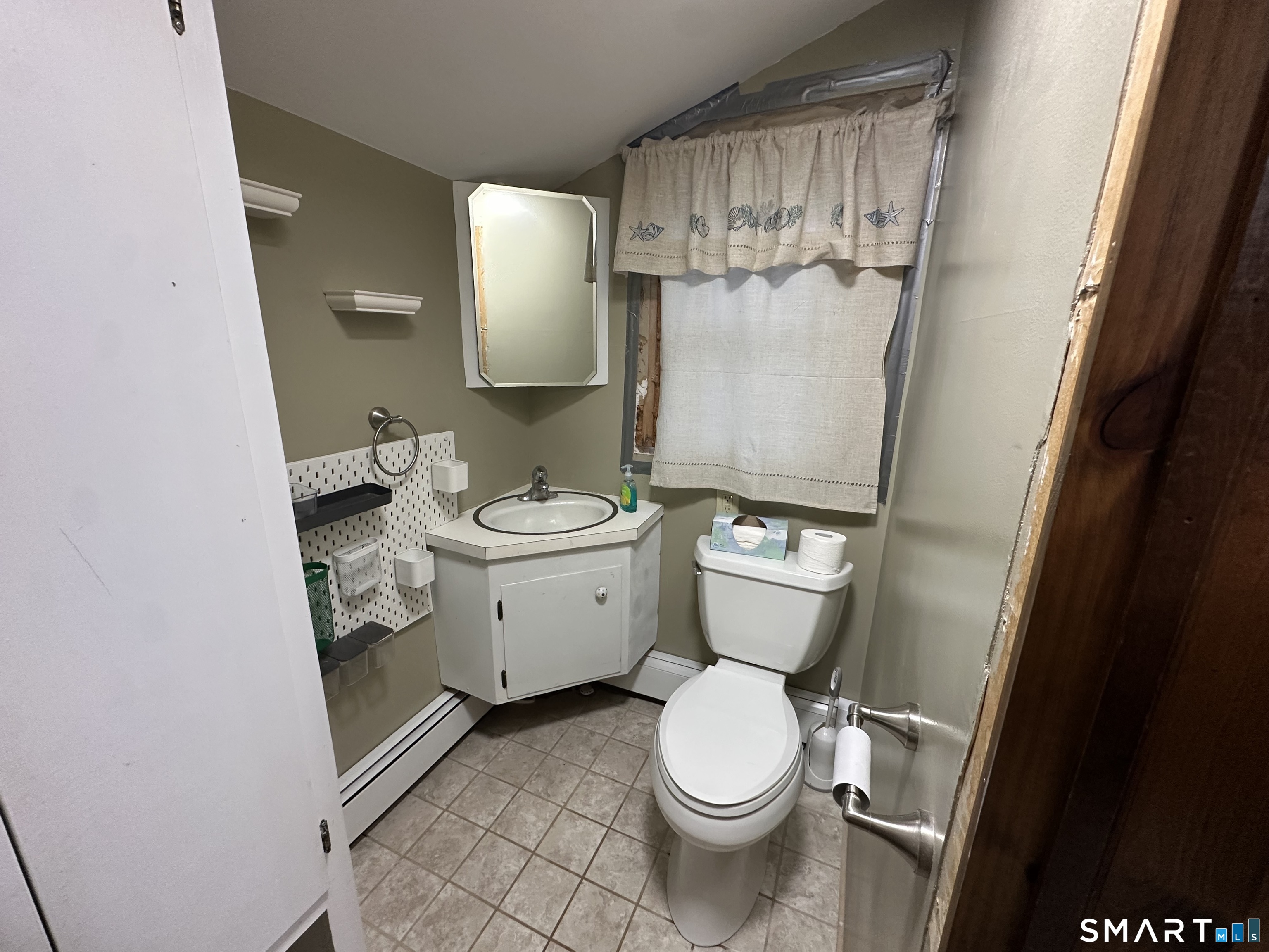 4 Ellis Road East Hampton, CT 06424 - Photo 7 of 20 Gallery Image 7