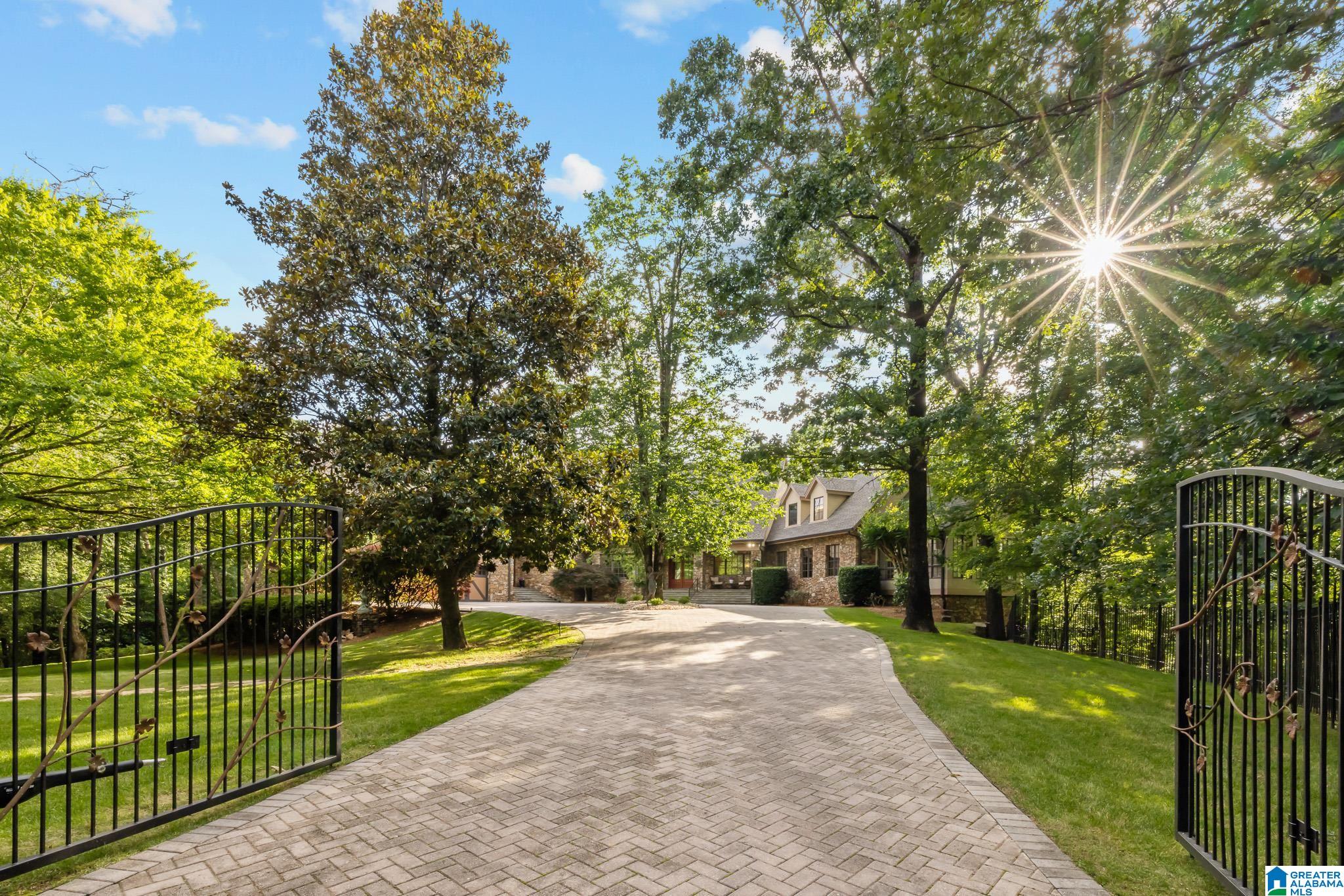2055 Ridge Lake Drive Birmingham, AL 35244 - Photo 10 of 99