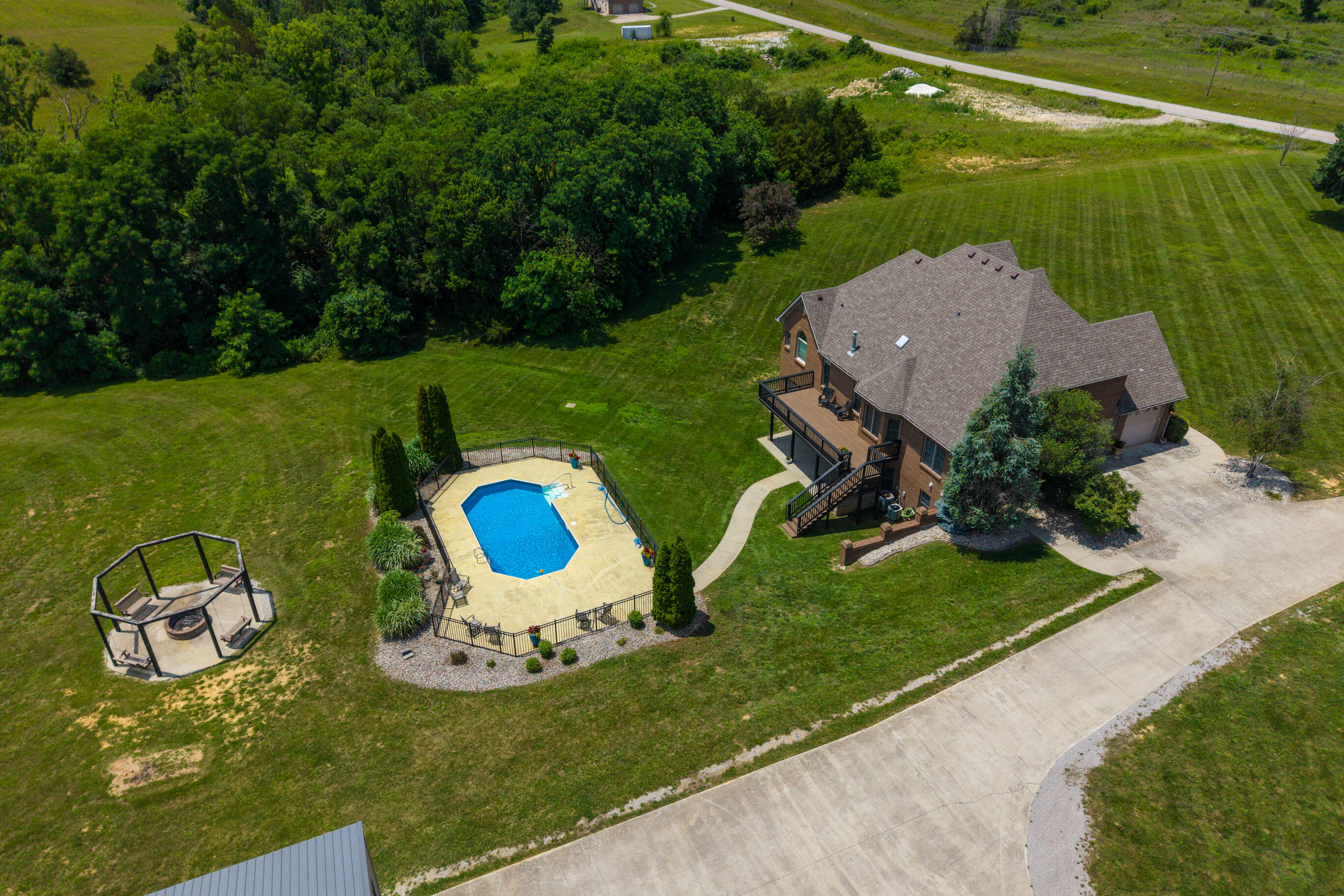 1639 Speedwell Road Richmond, KY 40475 - Photo 12 of 77 20260617-1639-Speedwell-Rd-drone-fh-013_