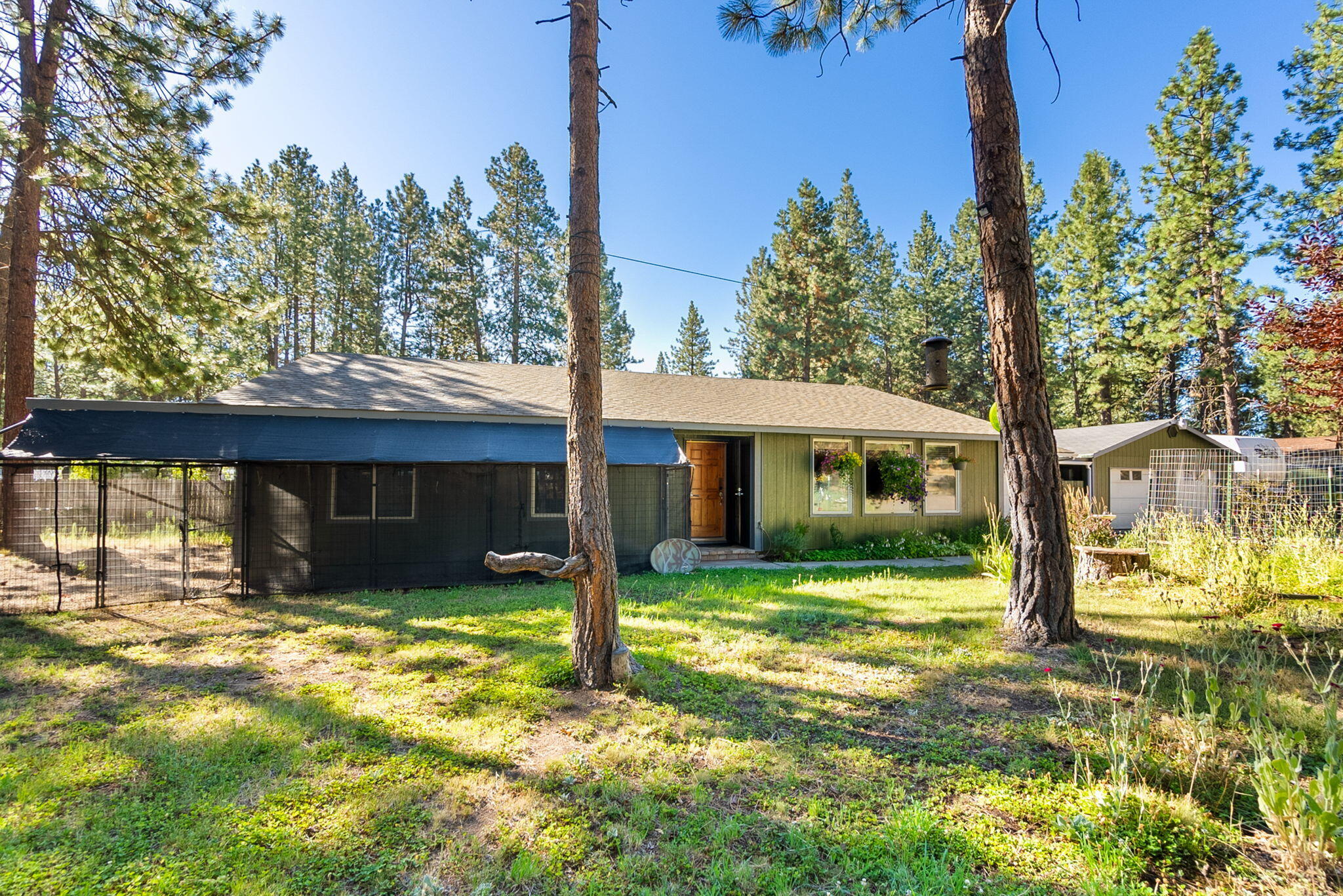 19275 Cherokee Road Bend, OR 97702 - Photo 6 of 47 5-web-or-mls-Riley Visuals-5