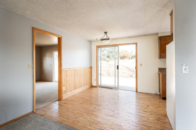 20608 Independence Way Bend, OR 97701 - Photo 7 of 30 Living room - Bonus Room - Dining area