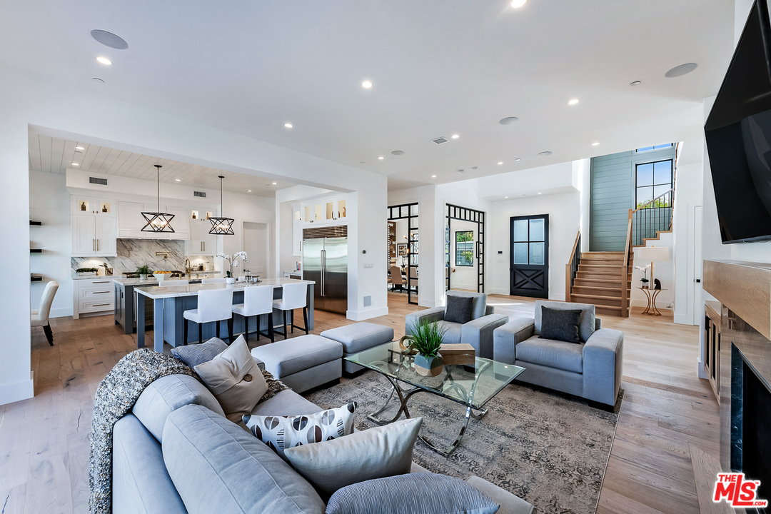 3025 Arrowhead Drive Los Angeles, CA 90068 - Photo 11 of 52