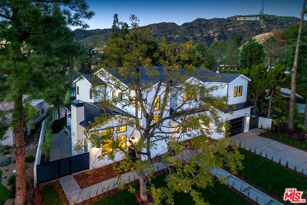 3025 Arrowhead Drive Los Angeles, CA 90068 - Photo 3 of 52