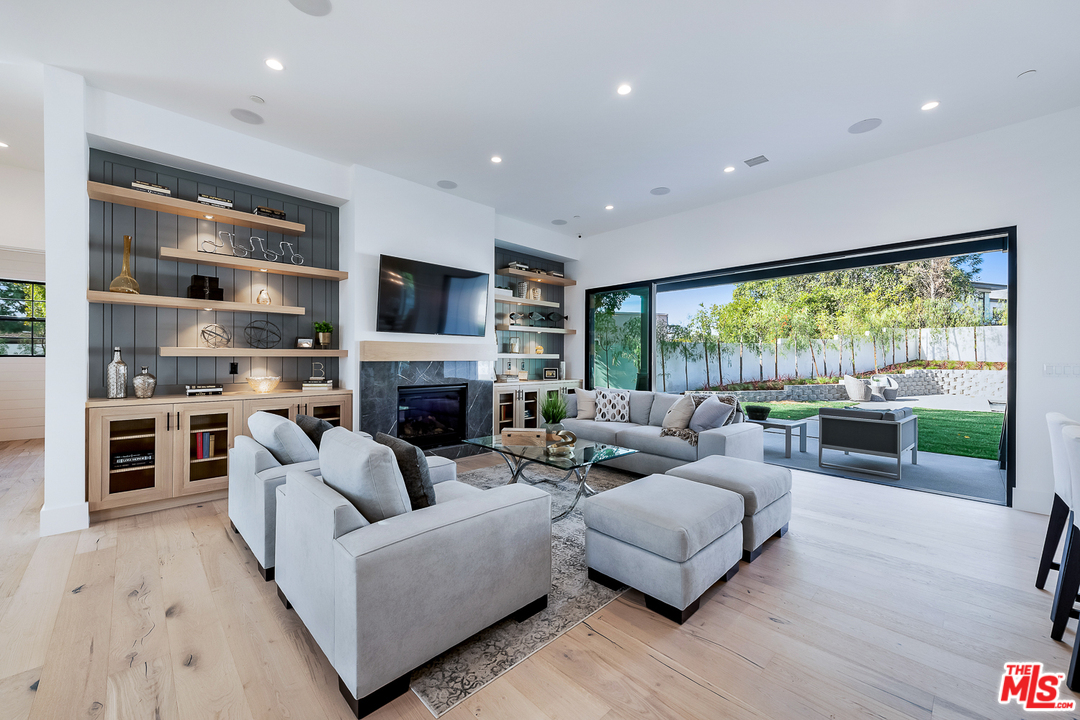 3025 Arrowhead Drive Los Angeles, CA 90068 - Photo 10 of 52