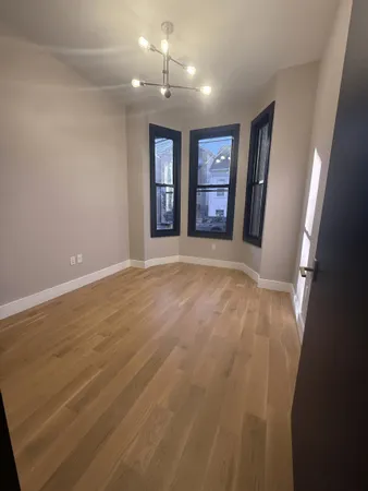 $2,800 | 172 New York Avenue, Unit 1L, Jersey City, NJ 07307